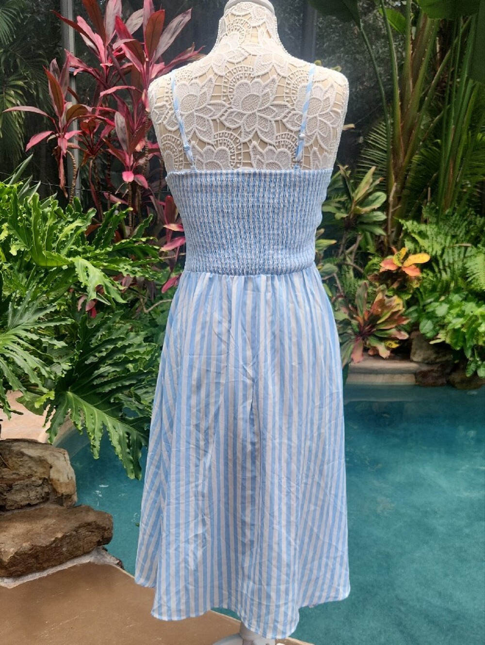 Gorgeous Summer Dress For Every Day Or Vacay! - Picture 3 of 6